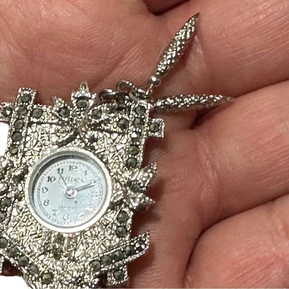 Vintage Jada Industries Silver-Tone Cuckoo Clock Pendant Brooch Japan Movement - Picture 7 of 10